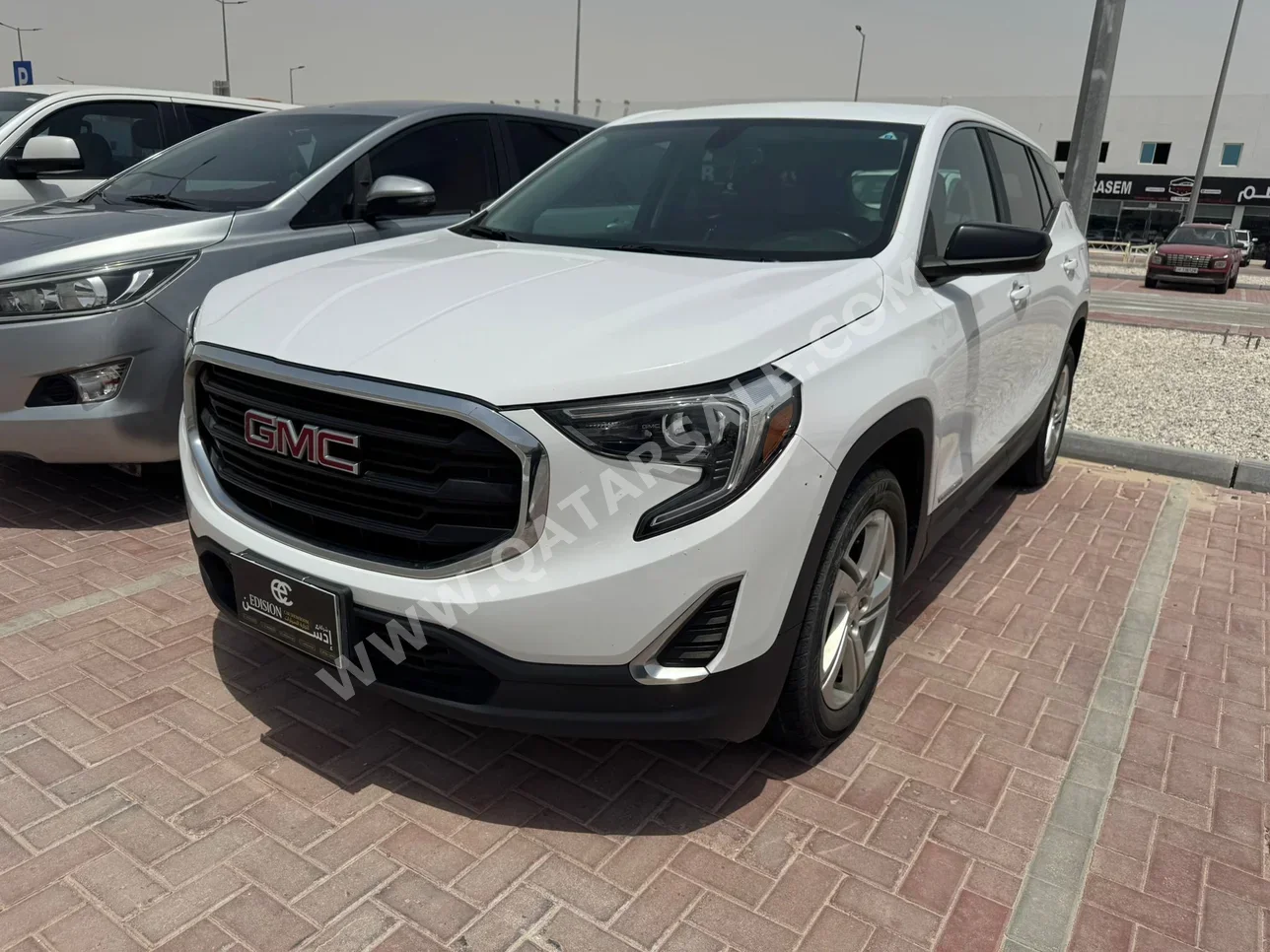 جي ام سي  تيريان  اس ال اي  2021  اوتوماتيك  214,000 كم  4 سلندر  دفع رباعي  اس يو في  أبيض