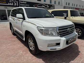 تويوتا  لاند كروزر  جي اكس ار  2010  اوتوماتيك  294,000 كم  6 سلندر  دفع رباعي  اس يو في  أبيض