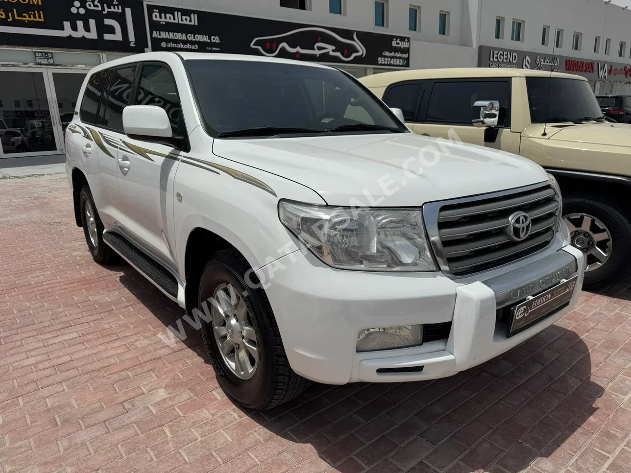 تويوتا  لاند كروزر  جي اكس ار  2010  اوتوماتيك  294,000 كم  6 سلندر  دفع رباعي  اس يو في  أبيض