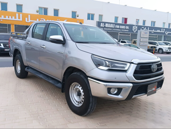 Toyota  Hilux  2021  Automatic  166,000 Km  4 Cylinder  Four Wheel Drive (4WD)  Pick Up  Gray