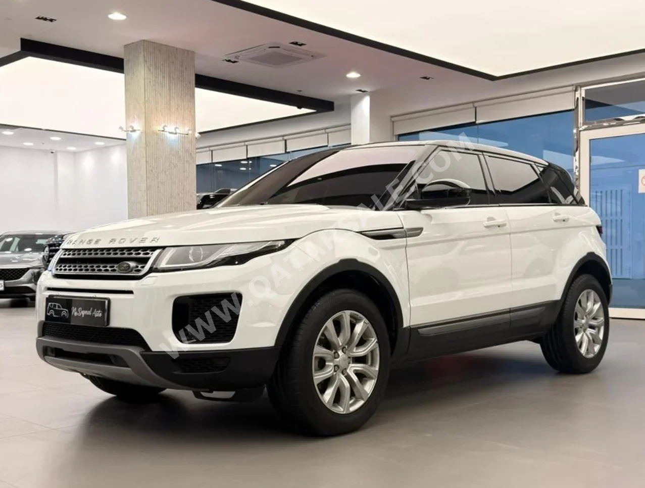Land Rover  Evoque  2018  Automatic  30,000 Km  4 Cylinder  Four Wheel Drive (4WD)  SUV  White