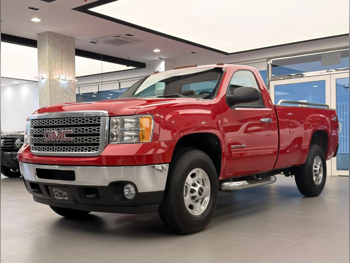 GMC  Sierra  2500 HD  2012  Automatic  213,000 Km  8 Cylinder  Four Wheel Drive (4WD)  Pick Up  Red
