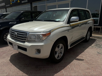 Toyota  Land Cruiser  VXR  2012  Automatic  504,000 Km  8 Cylinder  Four Wheel Drive (4WD)  SUV  White