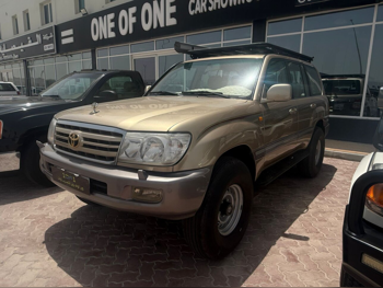 Toyota  Land Cruiser  VXR  2007  Automatic  818,000 Km  8 Cylinder  Four Wheel Drive (4WD)  SUV  Gold