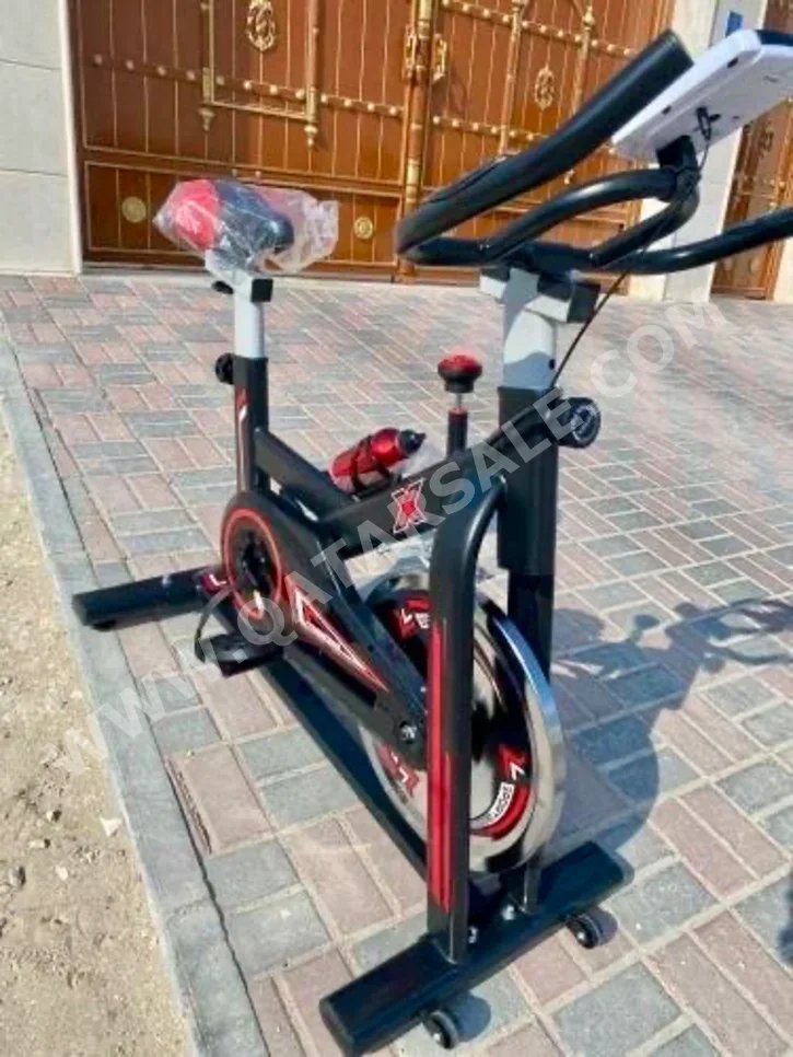 أجهزة اللياقة البدنية - دراجات التمرين