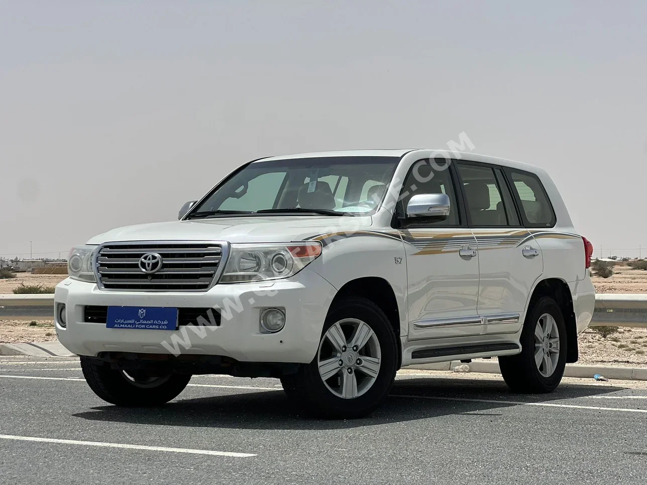 Toyota  Land Cruiser  VXR  2013  Automatic  416,000 Km  8 Cylinder  Four Wheel Drive (4WD)  SUV  White