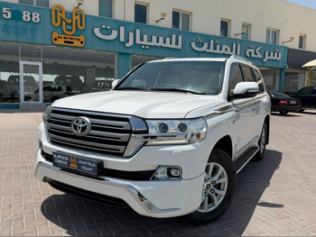 تويوتا  لاند كروزر  في اكس ار  2018  اوتوماتيك  140,000 كم  8 سلندر  دفع رباعي  اس يو في  أبيض
