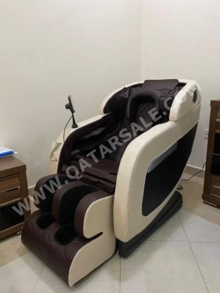 كرسي التدليك بيست مساج  أبيض  الصين  كل الجسم  رباعي الأبعاد