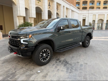 شفروليه  سلفرادو  زد ار 2  2025  اوتوماتيك  5,100 كم  8 سلندر  دفع رباعي  بيكب  أخضر غامق  تحت الضمان