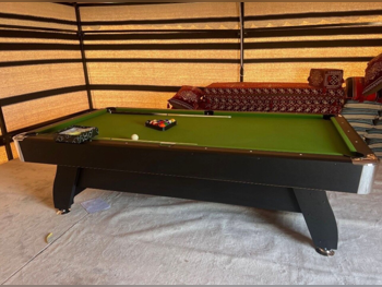 اسود و اخضر  طاولة بلياردو