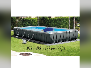 حوض سباحة  - أبيض