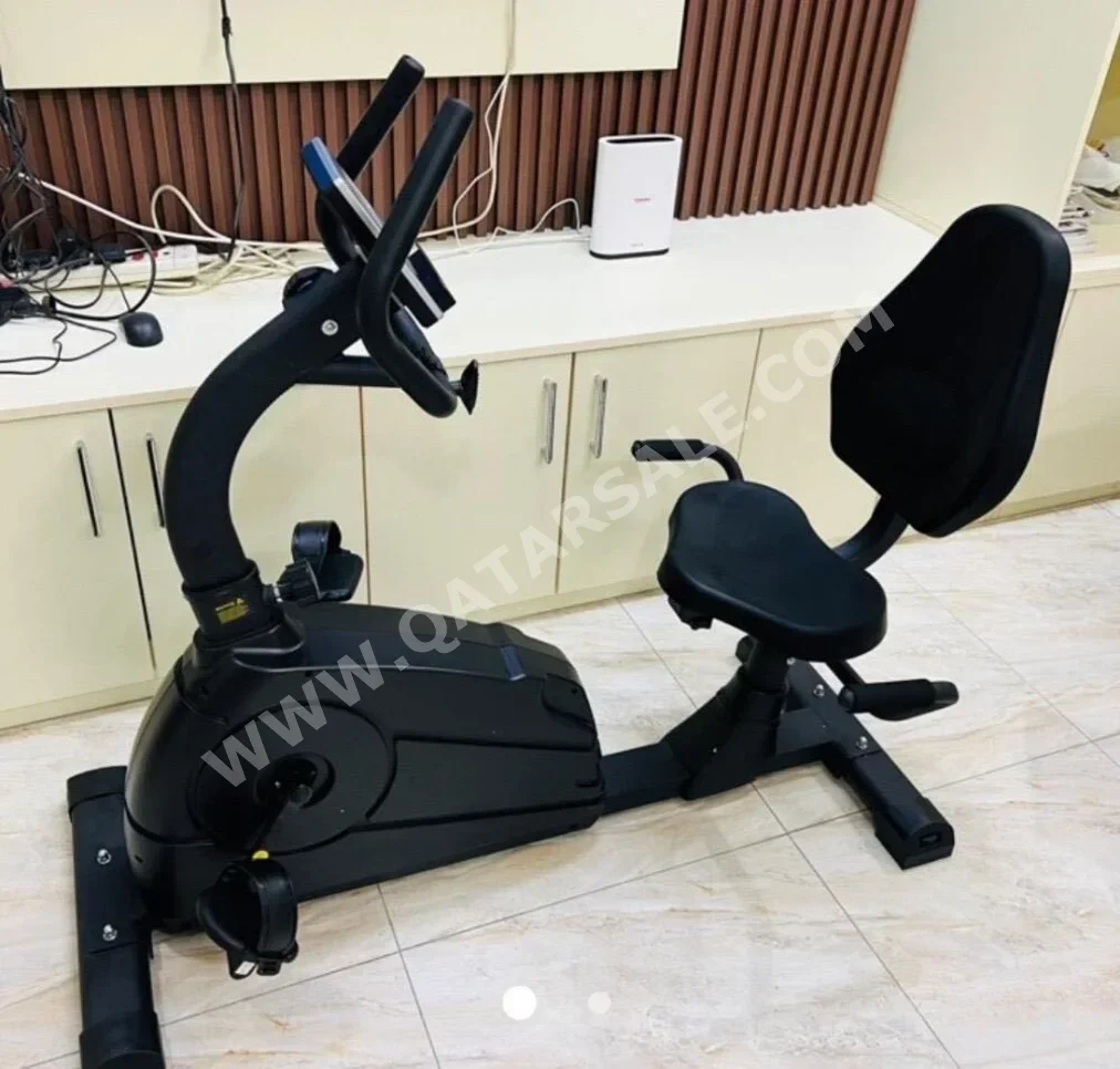 أجهزة اللياقة البدنية - دراجات التمرين