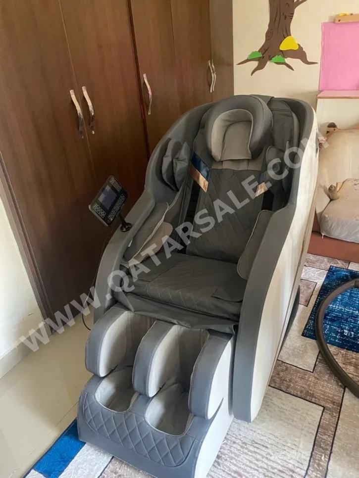 Massage Chair BestMassage  White  All Body  4D