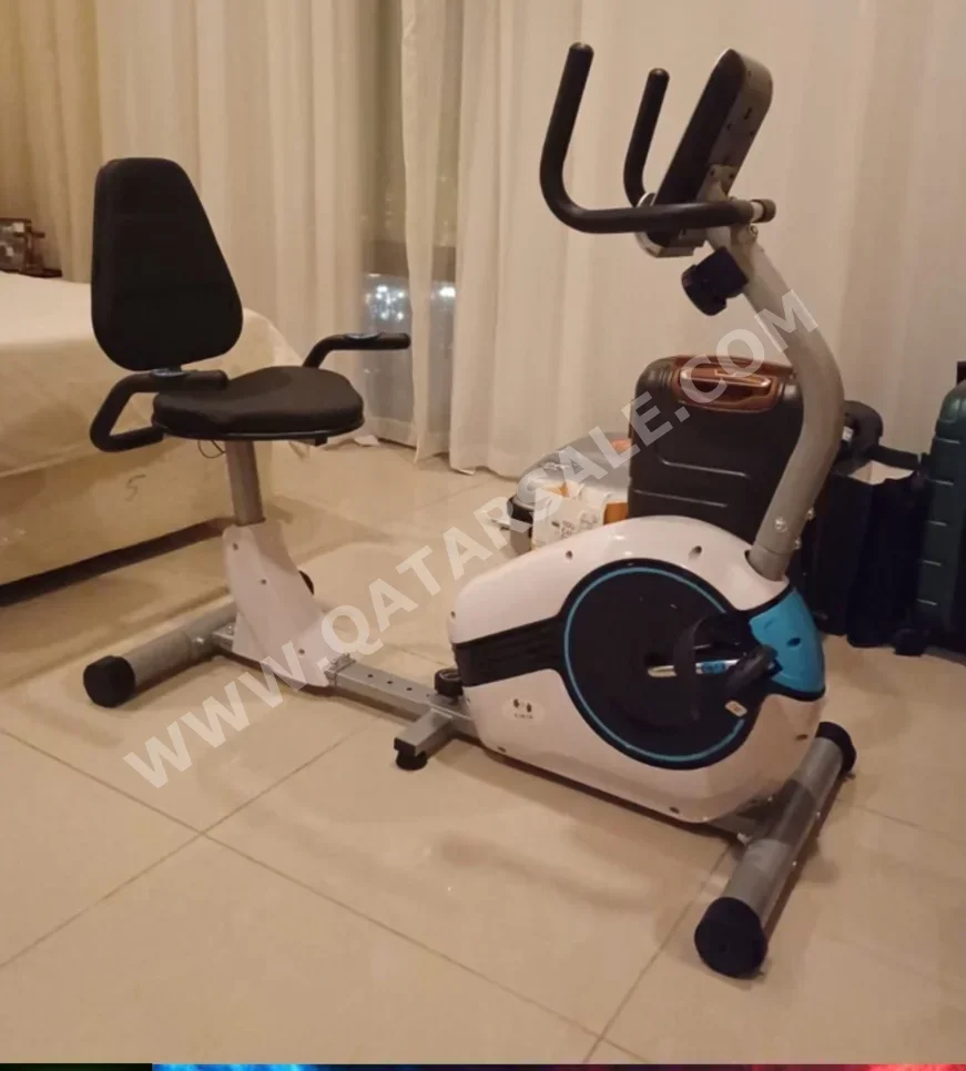 أجهزة اللياقة البدنية - دراجات التمرين