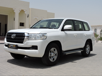 تويوتا  لاند كروزر  جي اكس  2021  اوتوماتيك  95,000 كم  6 سلندر  دفع رباعي  اس يو في  أبيض