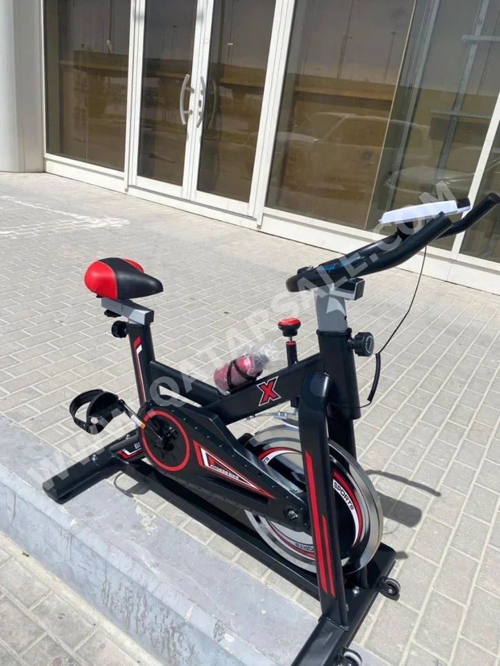 أجهزة اللياقة البدنية - دراجات التمرين