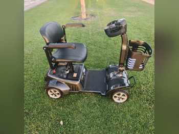 سكوترات - أسود