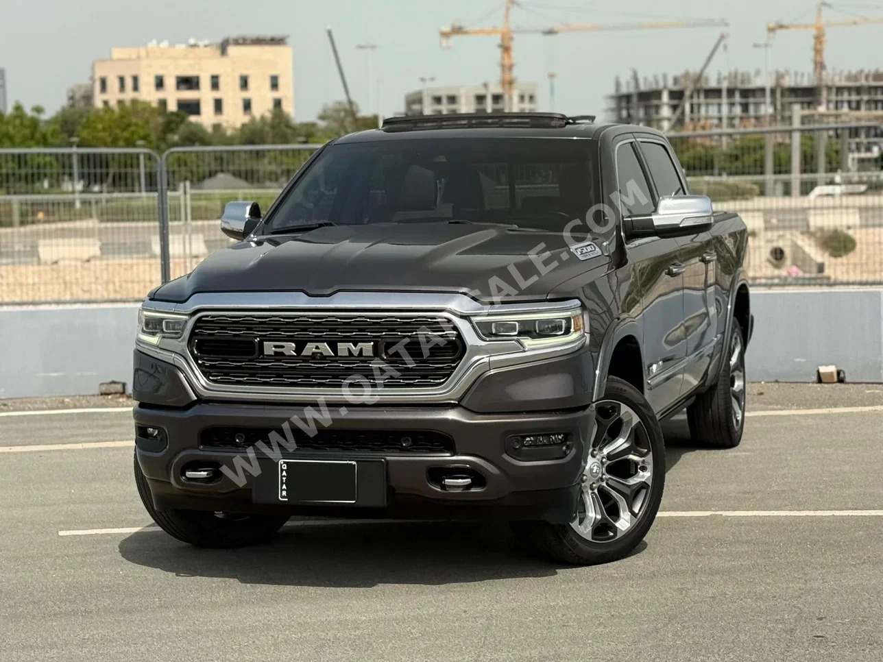 Dodge  Ram  Limited  2022  Automatic  19,900 Km  8 Cylinder  Four Wheel Drive (4WD)  Pick Up  Gray  With Warranty