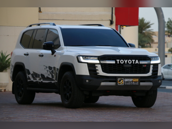 Toyota  Land Cruiser  GR Sport Twin Turbo  2024  Automatic  74,000 Km  6 Cylinder  Four Wheel Drive (4WD)  SUV  White  With Warranty