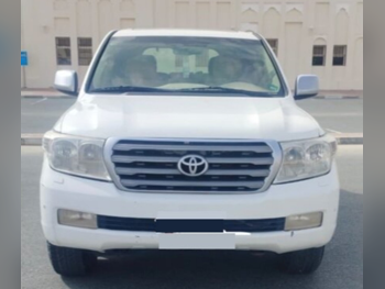 Toyota  Land Cruiser  VXR  2009  Automatic  712,000 Km  8 Cylinder  Four Wheel Drive (4WD)  SUV  Pearl