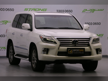 Lexus  LX  570  2013  Automatic  211,000 Km  8 Cylinder  Four Wheel Drive (4WD)  SUV  White