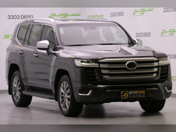 Toyota  Land Cruiser  VXR Twin Turbo  2022  Automatic  145,000 Km  6 Cylinder  Four Wheel Drive (4WD)  SUV  Gray