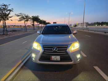 لكزس  جي اكس  460  2015  اوتوماتيك  150,000 كم  8 سلندر  دفع رباعي  اس يو في  فضي