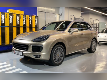 Porsche  Cayenne  2016  Automatic  85,000 Km  6 Cylinder  Four Wheel Drive (4WD)  SUV  Gold  With Warranty