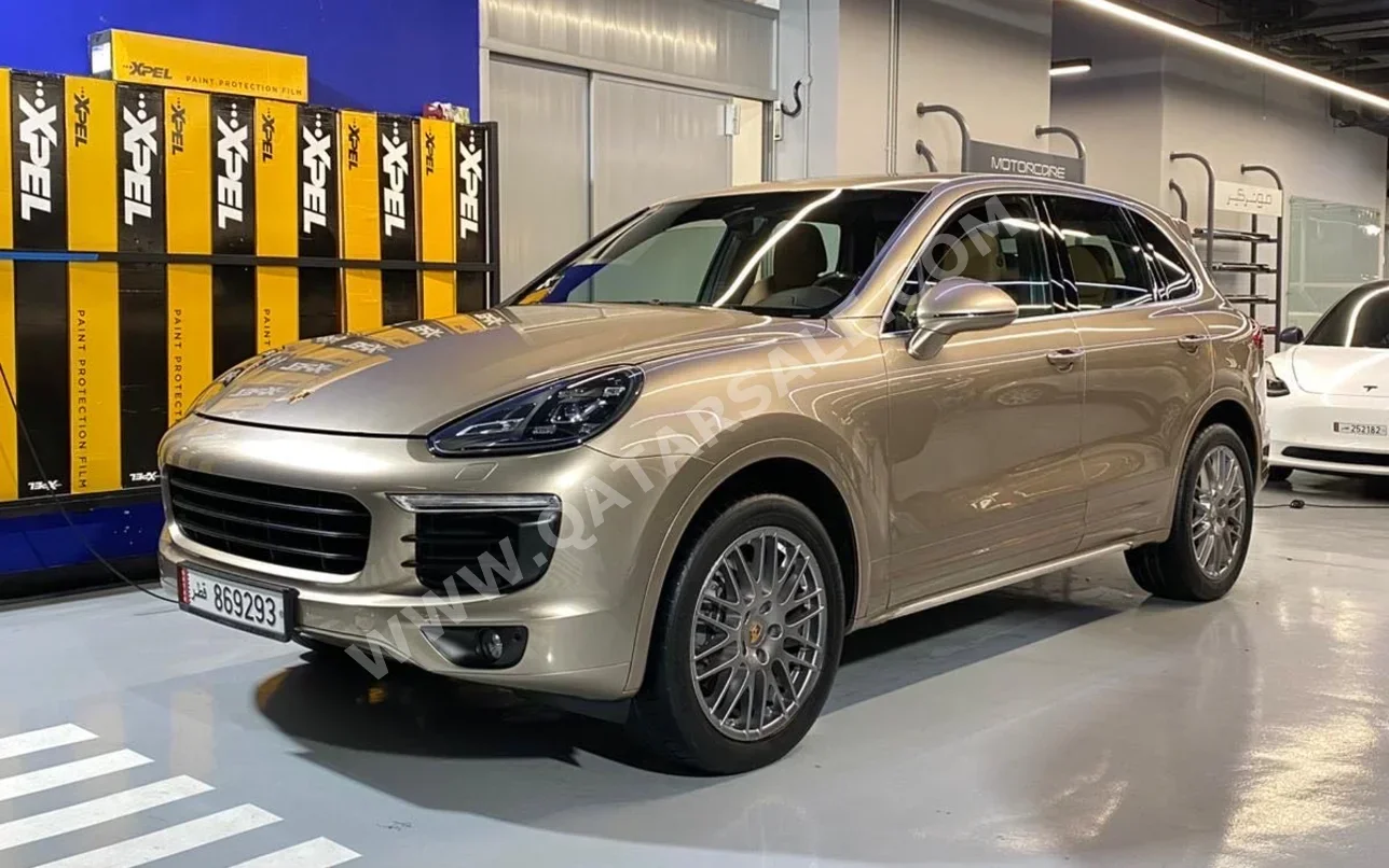 Porsche  Cayenne  2016  Automatic  85,000 Km  6 Cylinder  Four Wheel Drive (4WD)  SUV  Gold  With Warranty