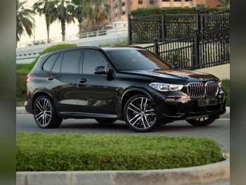 بي ام دبليو  الفئة - اكس  اكس5 50 اي  2019  اوتوماتيك  78,000 كم  8 سلندر  دفع كلي مستمر  اس يو في  أسود  تحت الضمان