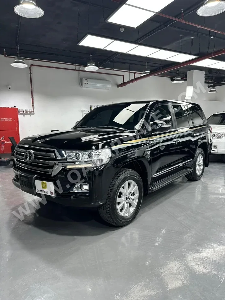 Toyota  Land Cruiser  VXR  2020  Automatic  90,000 Km  8 Cylinder  Four Wheel Drive (4WD)  SUV  Black