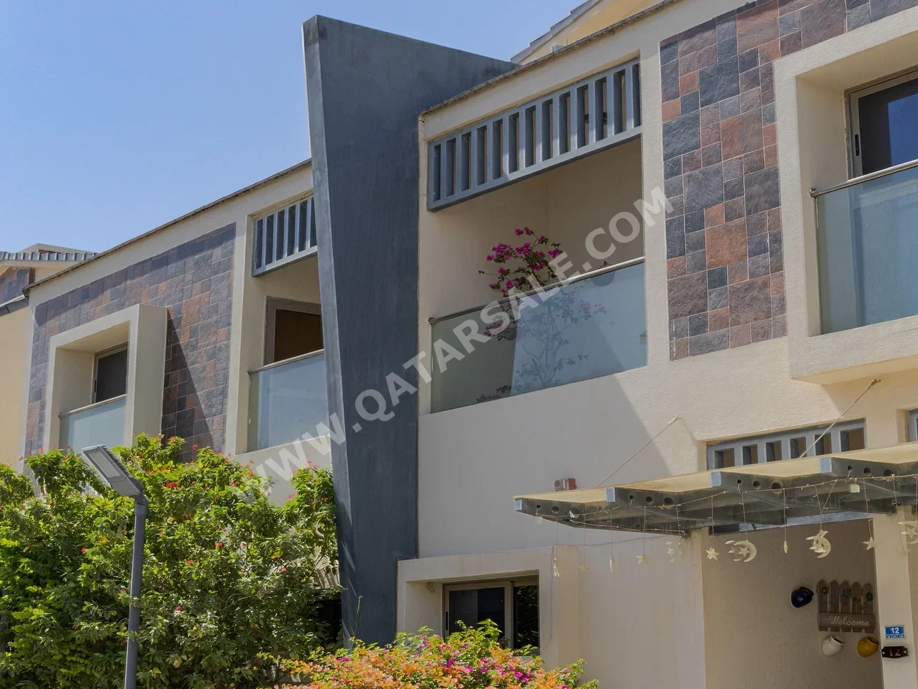 مُجَمَّع  - نصف مفروشة  - الدوحة  - المسيلة  - 3 غرف نوم