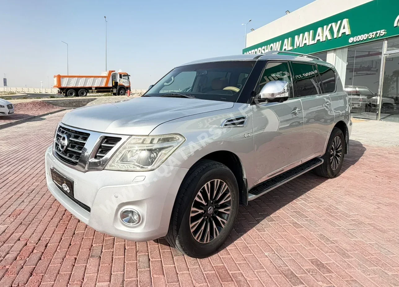 نيسان  باترول  بلاتنيوم  2015  اوتوماتيك  370,000 كم  8 سلندر  دفع رباعي  اس يو في  فضي