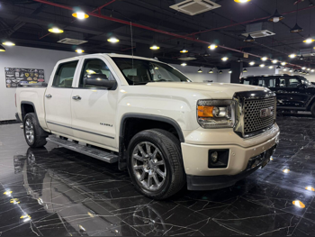 GMC  Sierra  Denali  2014  Automatic  199,000 Km  8 Cylinder  Four Wheel Drive (4WD)  Pick Up  White