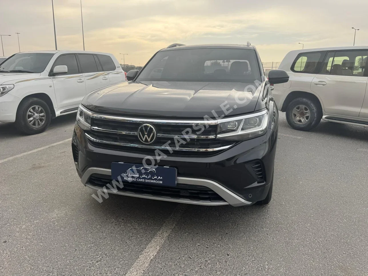 Volkswagen  Teramont  2022  Automatic  195,000 Km  6 Cylinder  Four Wheel Drive (4WD)  SUV  Black