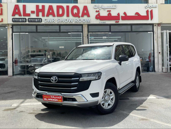 تويوتا  لاند كروزر  جي اكس  2023  اوتوماتيك  198,000 كم  6 سلندر  دفع رباعي  اس يو في  أبيض