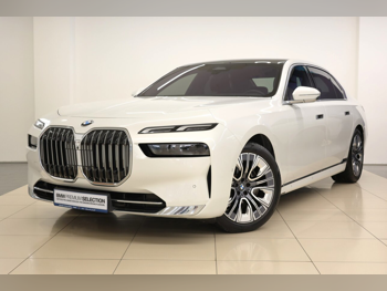 بي ام دبليو  الفئة - السابعة  735 اي  2023  اوتوماتيك  12,450 كم  6 سلندر  دفع خلفي  سيدان  أبيض  تحت الضمان