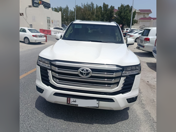 تويوتا  لاند كروزر  جي اكس ار توين توربو  2025  اوتوماتيك  26,000 كم  6 سلندر  دفع رباعي  اس يو في  أبيض  تحت الضمان