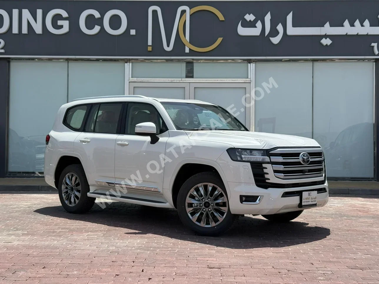 تويوتا  لاند كروزر  جي اكس ار توين توربو  2026  اوتوماتيك  0 كم  6 سلندر  دفع رباعي  اس يو في  أبيض  تحت الضمان