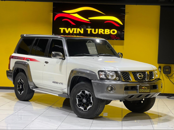 نيسان  باترول  سوبر سفاري  2020  عادي  141,000 كم  6 سلندر  دفع رباعي  اس يو في  أبيض