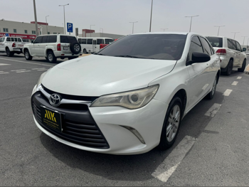 تويوتا  كامري  جي ال اكس  2016  اوتوماتيك  204,000 كم  4 سلندر  سحب امامي  سيدان  أبيض