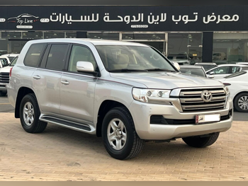 تويوتا  لاند كروزر  جي اكس ار  2016  اوتوماتيك  196,000 كم  6 سلندر  دفع رباعي  اس يو في  فضي