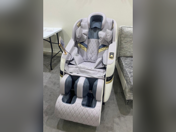 كرسي التدليك بيست مساج  أبيض  كل الجسم  رباعي الأبعاد