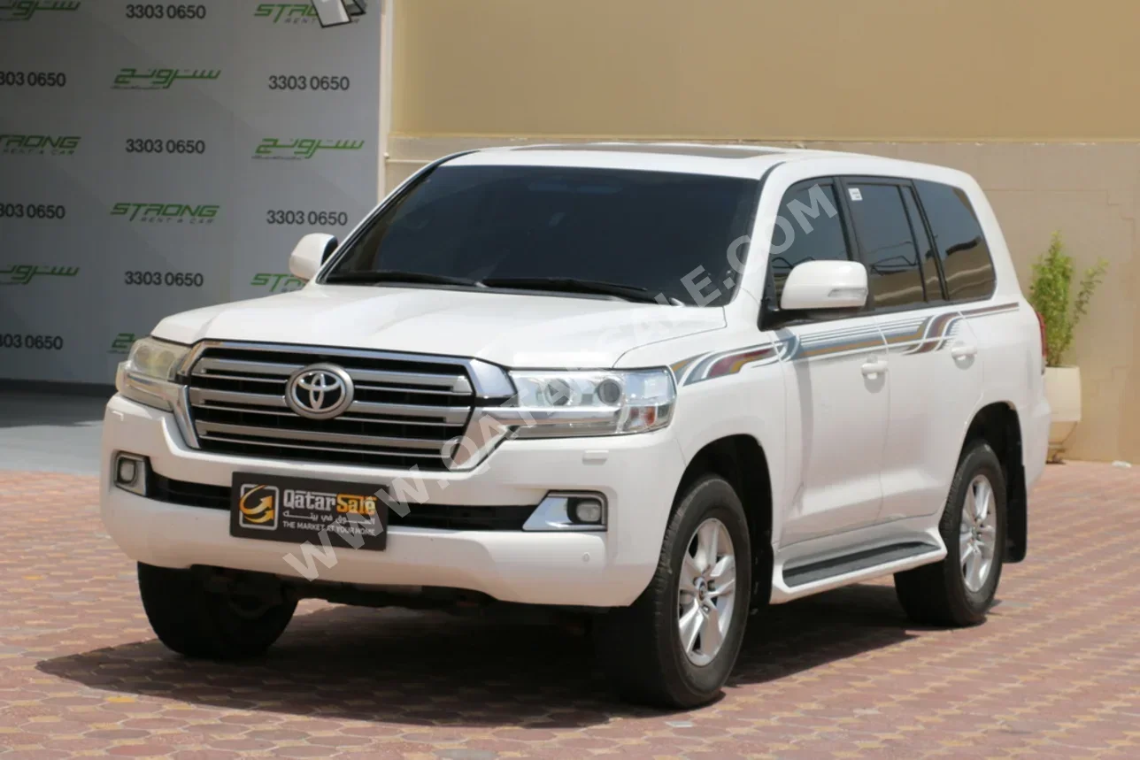 تويوتا  لاند كروزر  جي اكس  2017  اوتوماتيك  226,000 كم  6 سلندر  دفع رباعي  اس يو في  أبيض