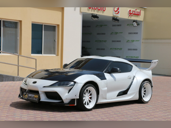 Toyota Supra GR 2020 Automatic 69,000 Km 6 Cylinder Rear Wheel Drive (RWD) Coupe / Sport White and Black