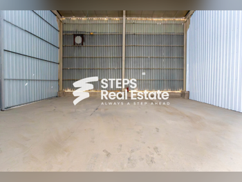 مخازن و مستودعات - الوكرة  - بركة العوامر  -المساحة: 380 متر مربع