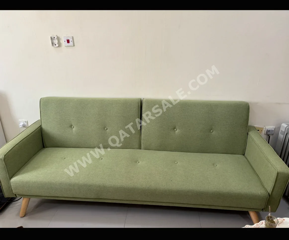 الأرائك والكنب والكراسي هوم سينتر  كرسي بذراعين  - قماش  - أخضر  - سرير أريكة