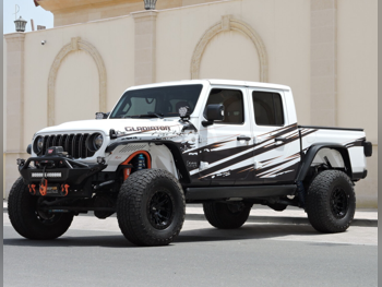 جييب  جلاديتور  2020  اوتوماتيك  82,000 كم  6 سلندر  دفع رباعي  بيكب  أبيض