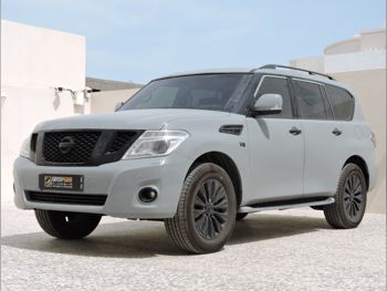 نيسان  باترول  بلاتنيوم  2012  اوتوماتيك  360,000 كم  8 سلندر  دفع رباعي  اس يو في  رمادي