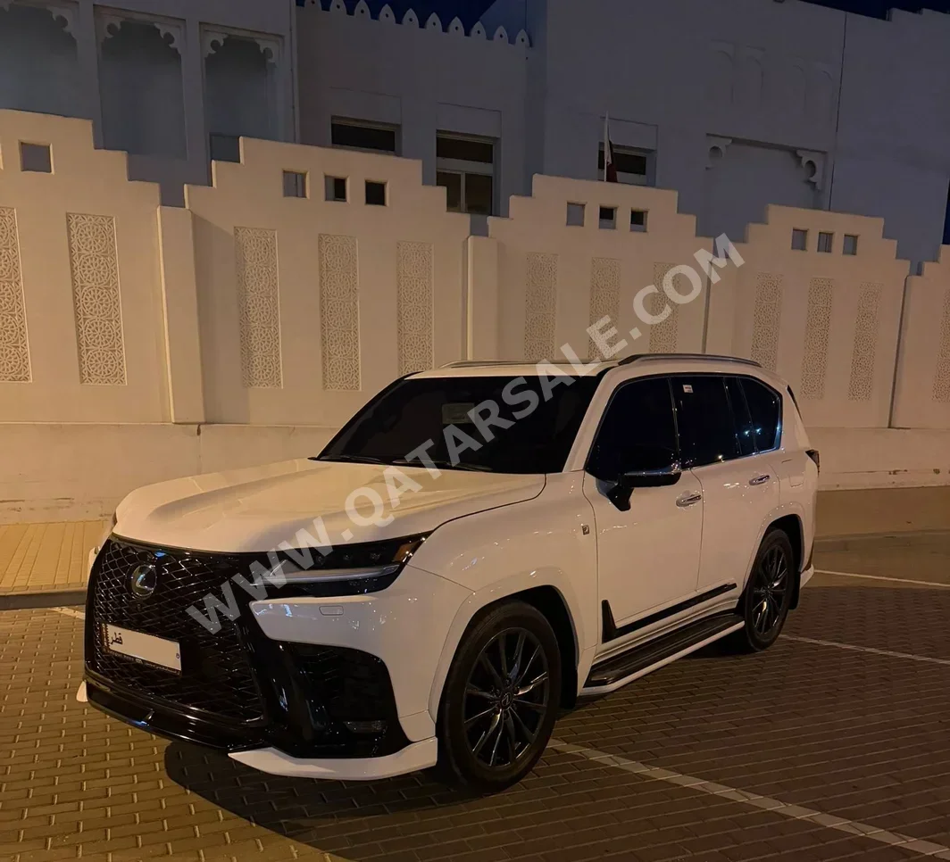 لكزس  ال اكس  600 اف سبورت  2025  اوتوماتيك  17,000 كم  8 سلندر  دفع رباعي  اس يو في  أبيض  تحت الضمان